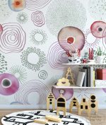 תמונת טפט, פרחי ספירלה צבעונים על רקע לבן שמנת