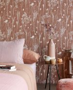 ⁦טפט פרחי בר צבע שמנת - ניוד על רקע חמרה - בריק⁩ – תמונה ⁦2⁩