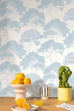 טפט צמרות תכלת על רקע לבן