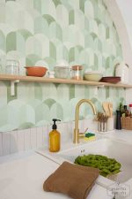 טפט גאומטרי באנדול קשתות גווני ירוק, פיסטוק