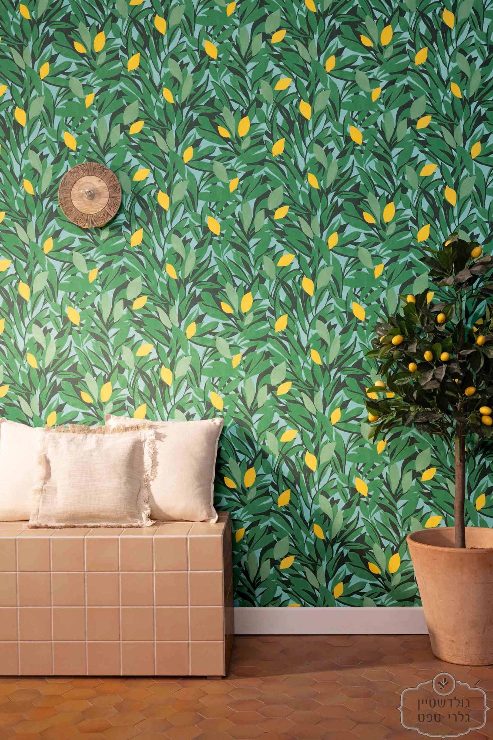 455511457720 טפט קאסיס עלים ולימונים ירוק שחור רקע תכלת – תמונה 1